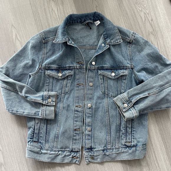 H&M Jackets & Blazers - H&M Classic Light Wash Denim Jean Jacket